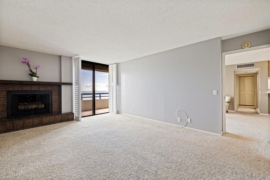 For Sale: $535,000 (2 beds, 2 baths, 1424 Square Feet)
