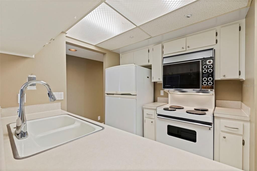 For Sale: $535,000 (2 beds, 2 baths, 1424 Square Feet)