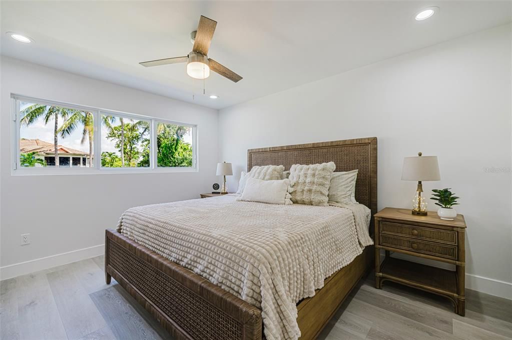 En Venta: $599,000 (2 camas, 2 baños, 902 Pies cuadrados)