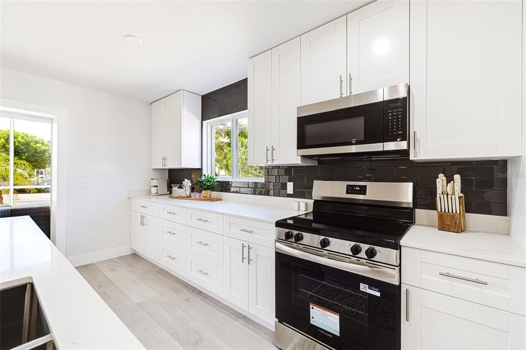 En Venta: $599,000 (2 camas, 2 baños, 902 Pies cuadrados)