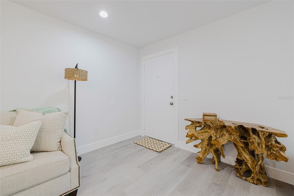 En Venta: $599,000 (2 camas, 2 baños, 902 Pies cuadrados)
