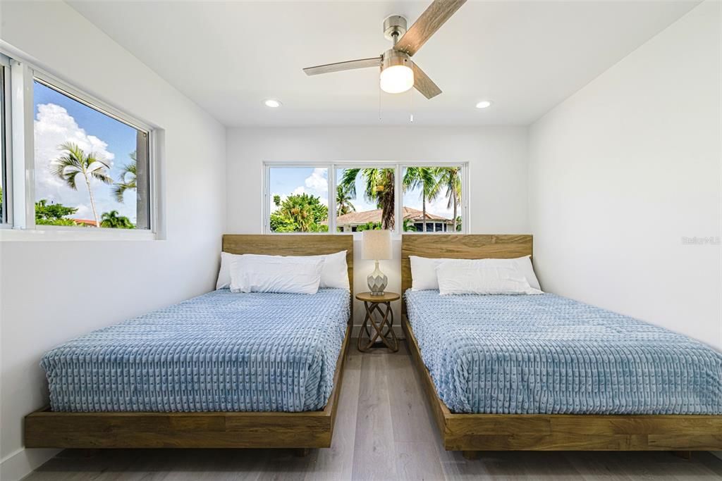 En Venta: $599,000 (2 camas, 2 baños, 902 Pies cuadrados)
