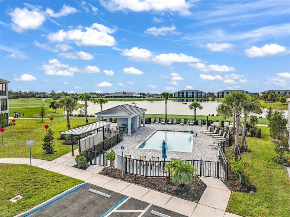 For Sale: $305,000 (2 beds, 2 baths, 1353 Square Feet)