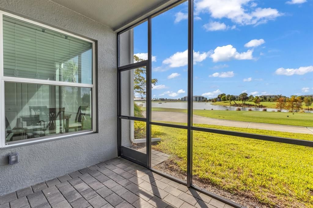 For Sale: $305,000 (2 beds, 2 baths, 1353 Square Feet)