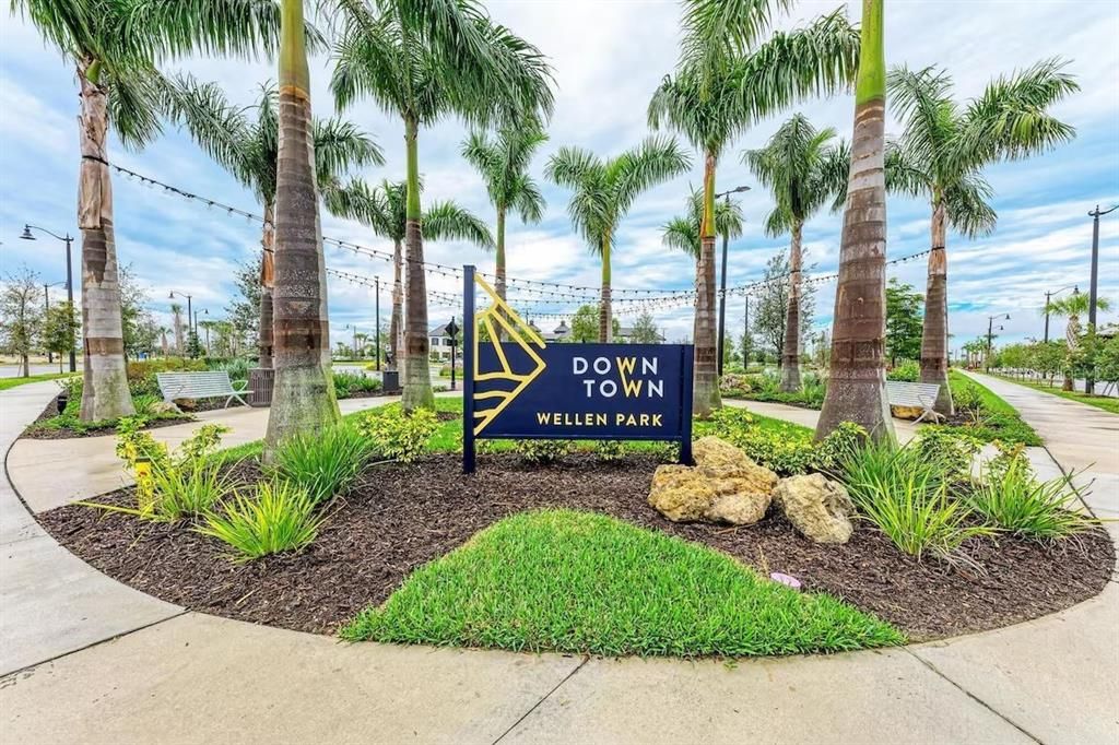 For Sale: $305,000 (2 beds, 2 baths, 1353 Square Feet)
