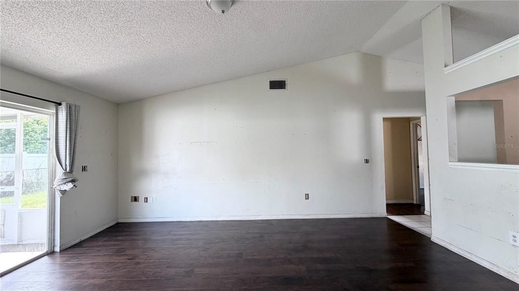En Venta: $259,990 (3 camas, 2 baños, 1155 Pies cuadrados)