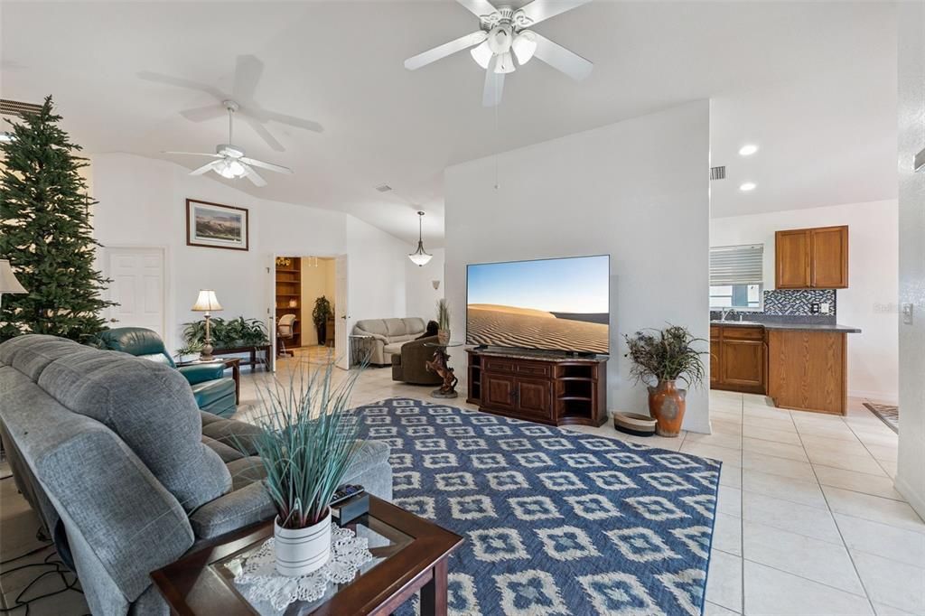 For Sale: $399,000 (3 beds, 2 baths, 1979 Square Feet)