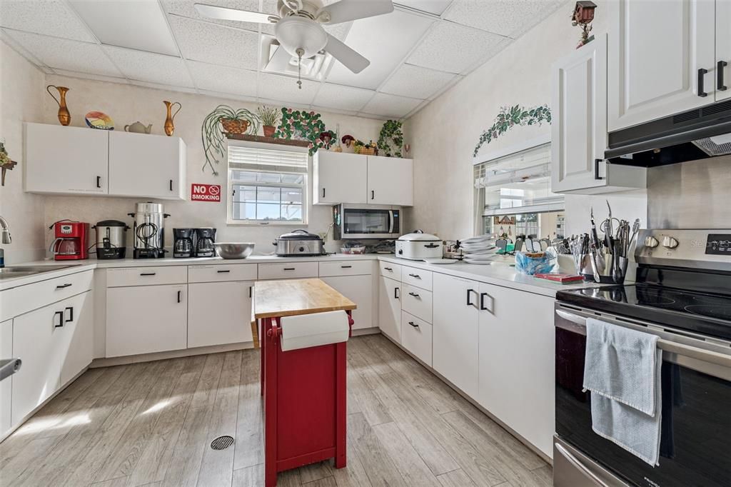 For Sale: $399,000 (3 beds, 2 baths, 1979 Square Feet)