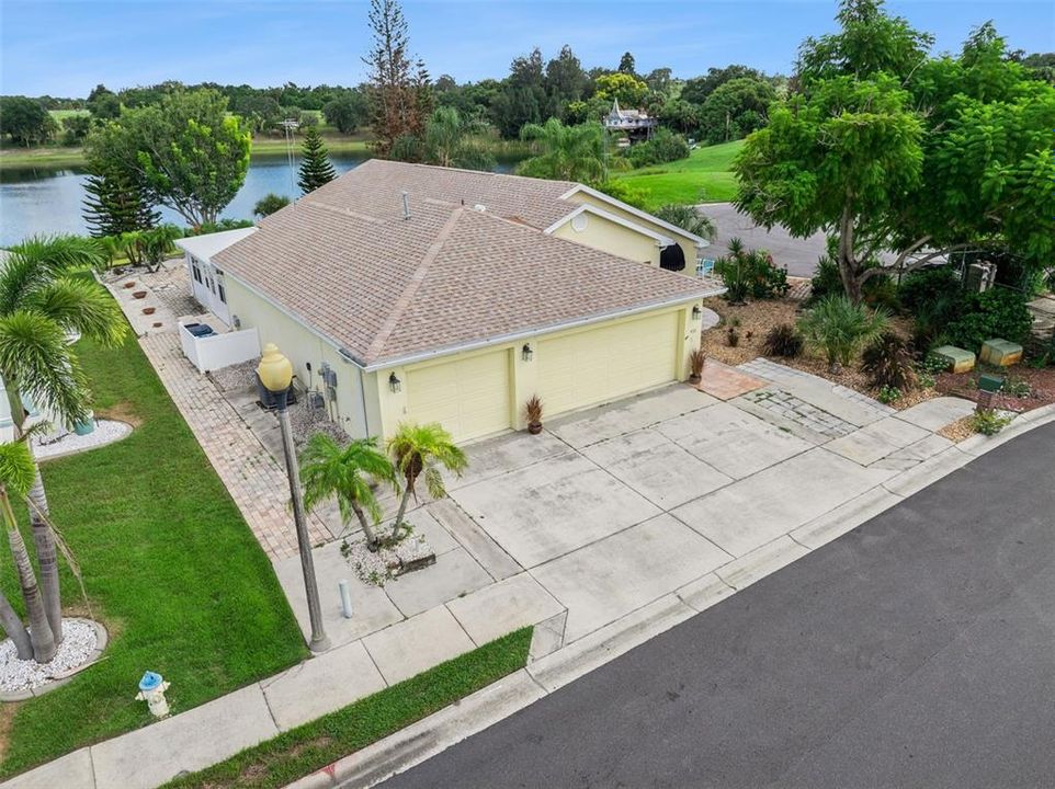 For Sale: $399,000 (3 beds, 2 baths, 1979 Square Feet)