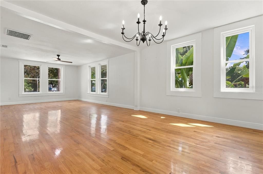 En Venta: $565,000 (3 camas, 2 baños, 1313 Pies cuadrados)