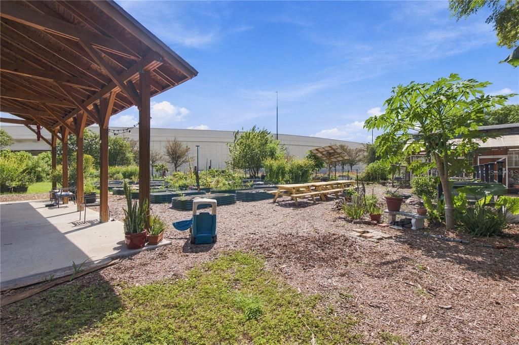 For Sale: $565,000 (3 beds, 2 baths, 1313 Square Feet)