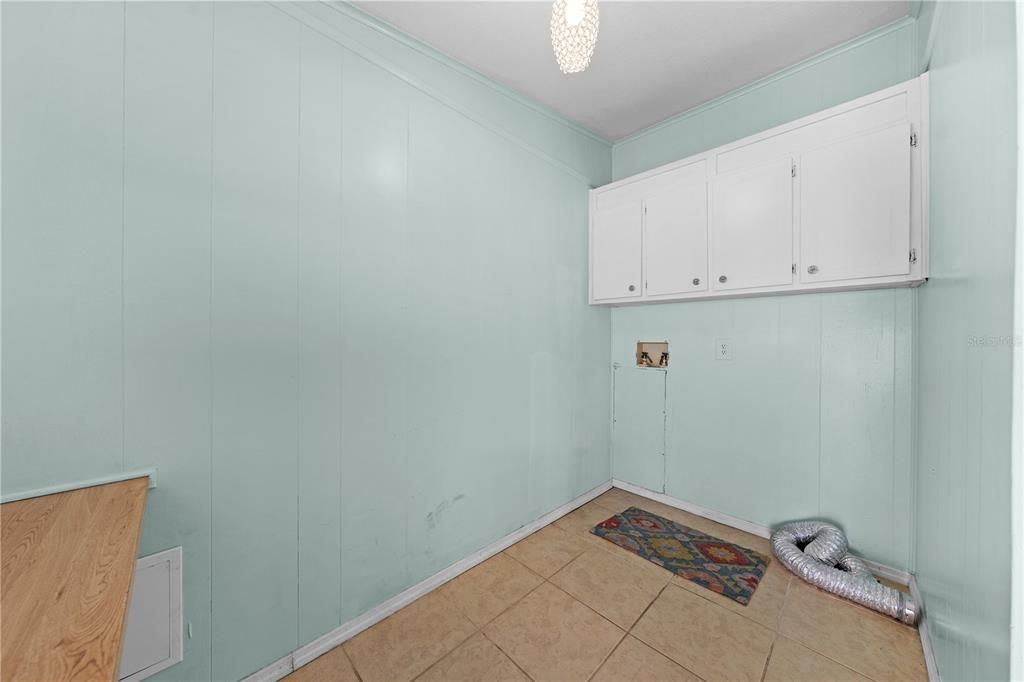 For Sale: $245,000 (3 beds, 2 baths, 1500 Square Feet)