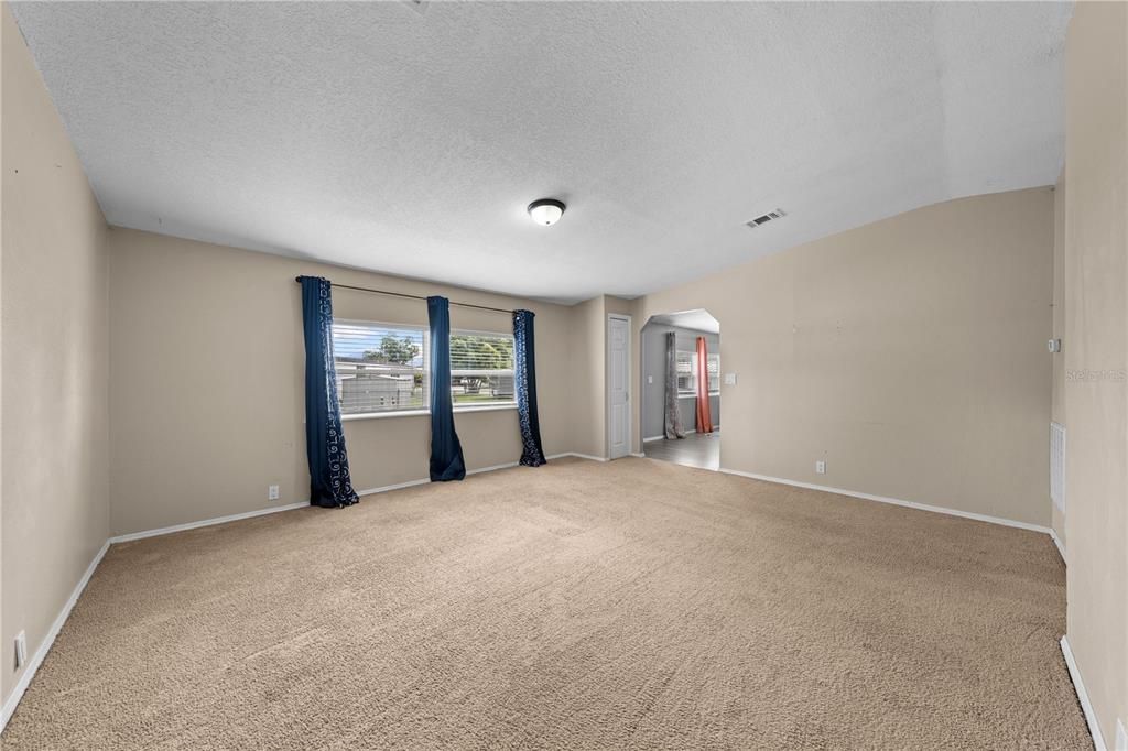 For Sale: $245,000 (3 beds, 2 baths, 1500 Square Feet)