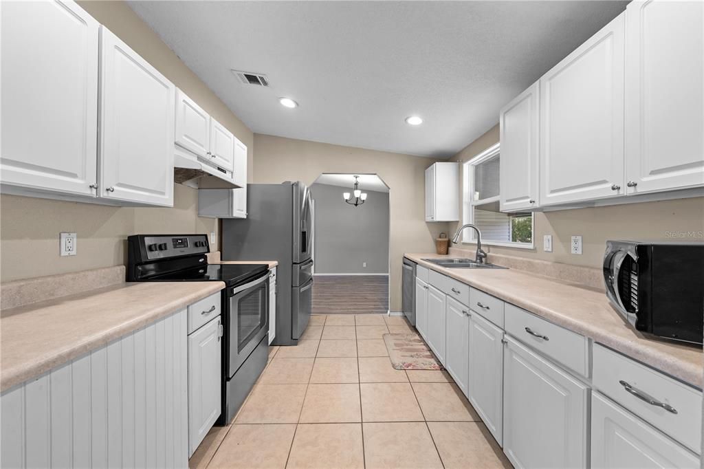 For Sale: $245,000 (3 beds, 2 baths, 1500 Square Feet)