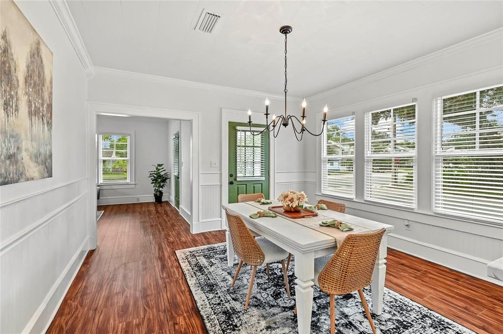 For Sale: $599,900 (3 beds, 2 baths, 1318 Square Feet)