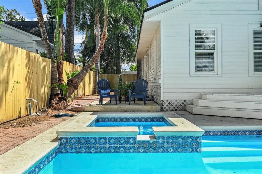 For Sale: $599,900 (3 beds, 2 baths, 1318 Square Feet)