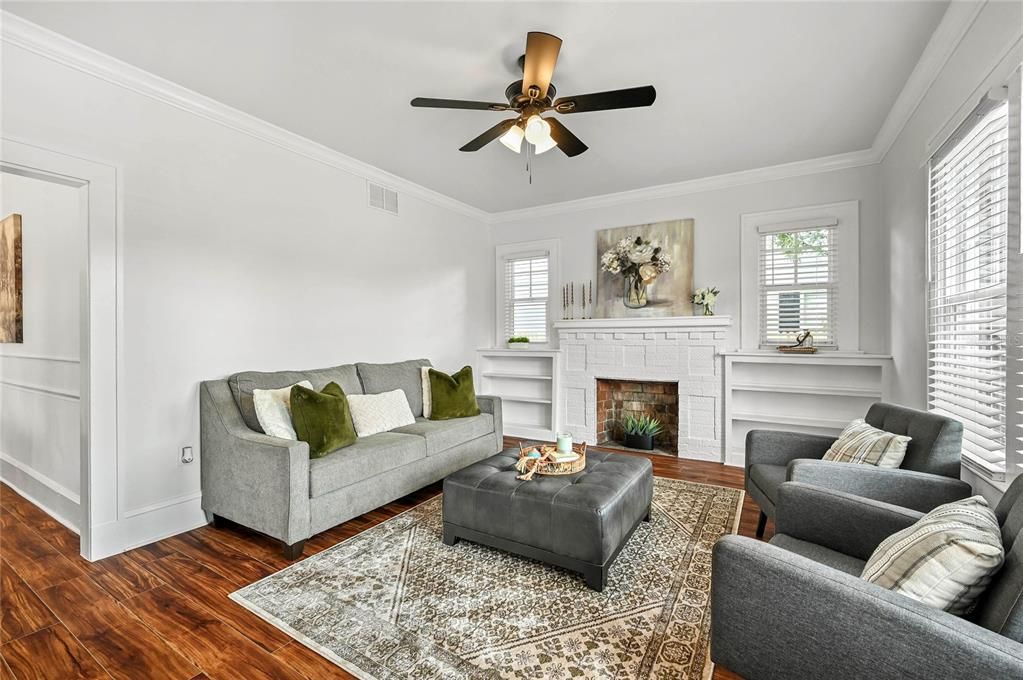 For Sale: $599,900 (3 beds, 2 baths, 1318 Square Feet)