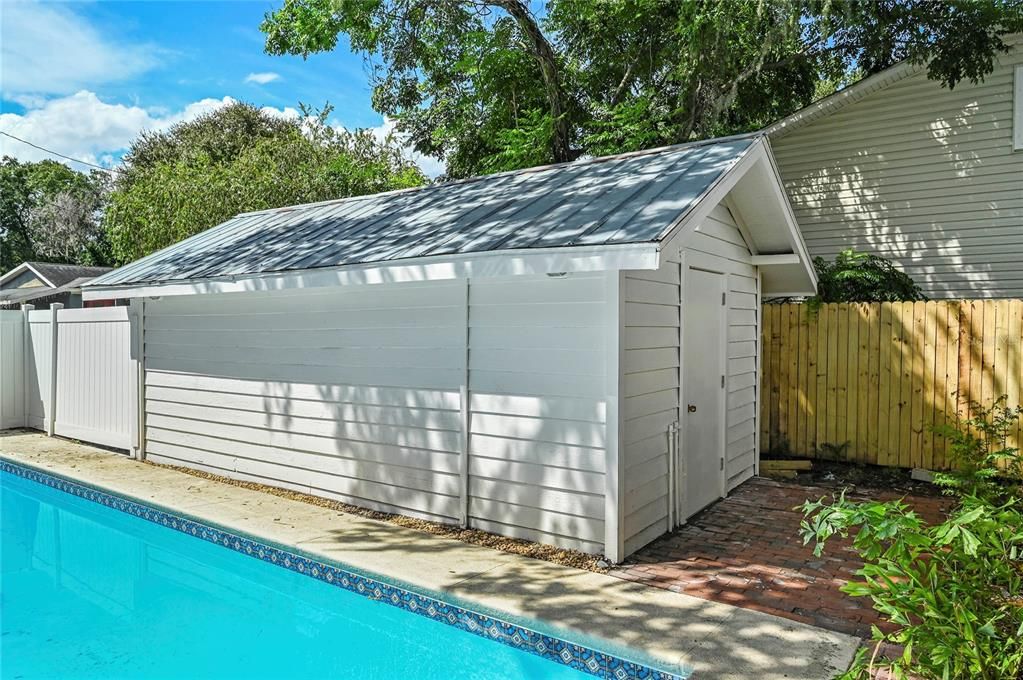 For Sale: $599,900 (3 beds, 2 baths, 1318 Square Feet)