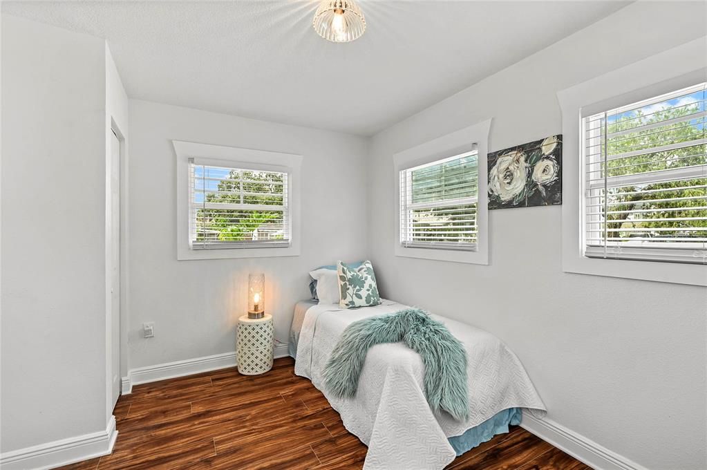 For Sale: $599,900 (3 beds, 2 baths, 1318 Square Feet)