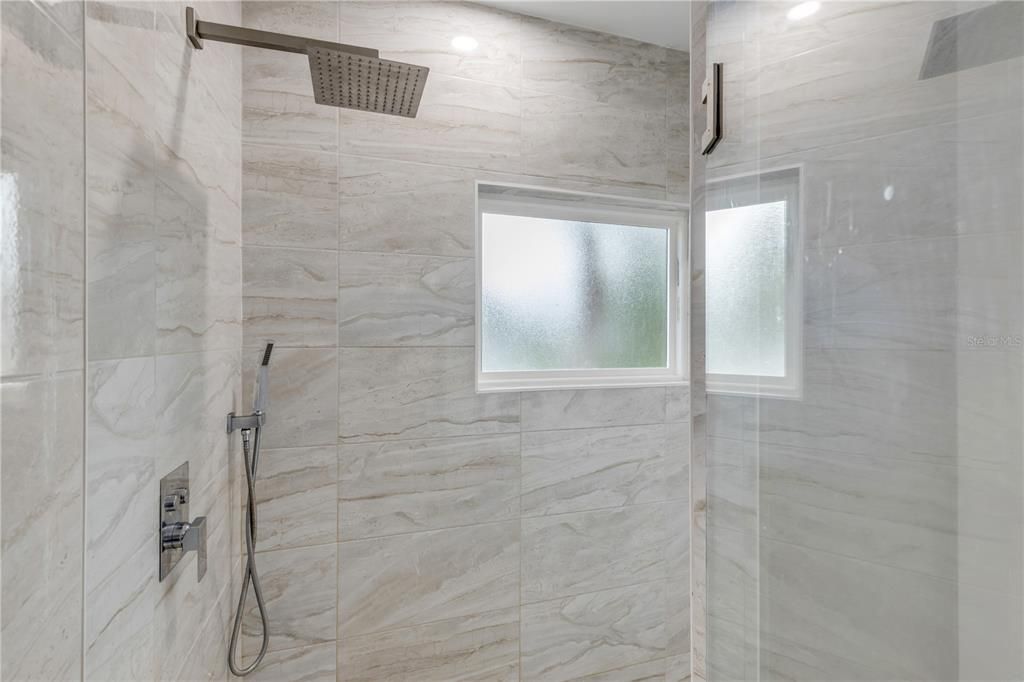 For Sale: $460,000 (3 beds, 2 baths, 1607 Square Feet)