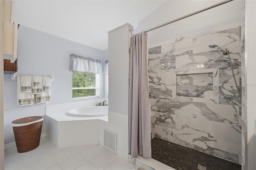 En Venta: $419,900 (3 camas, 2 baños, 2032 Pies cuadrados)