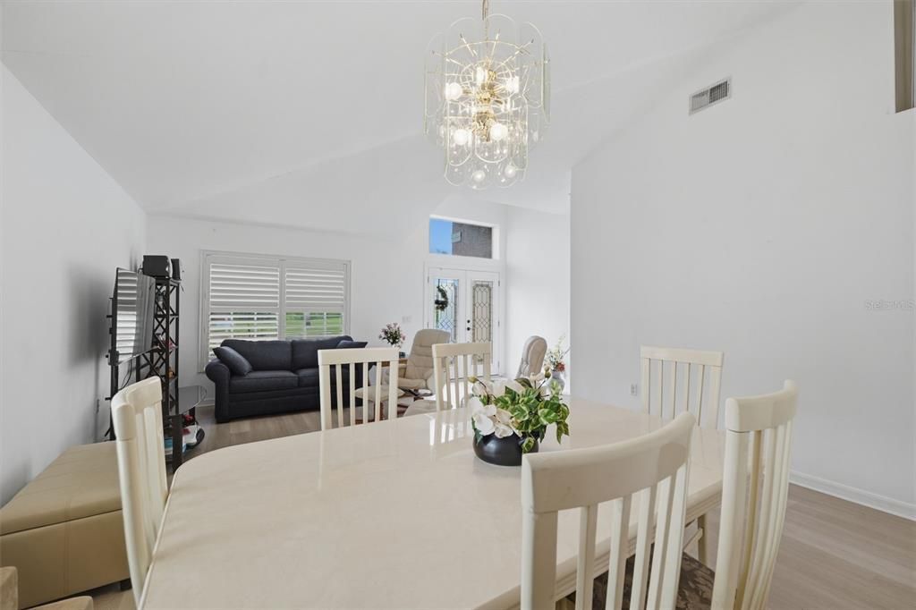 En Venta: $419,900 (3 camas, 2 baños, 2032 Pies cuadrados)