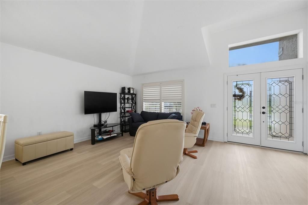 En Venta: $419,900 (3 camas, 2 baños, 2032 Pies cuadrados)