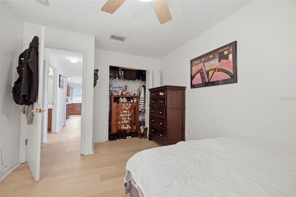 En Venta: $419,900 (3 camas, 2 baños, 2032 Pies cuadrados)