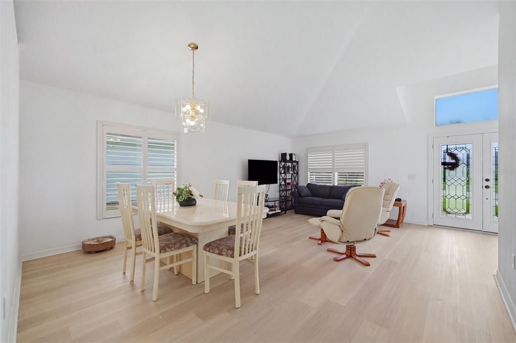 En Venta: $419,900 (3 camas, 2 baños, 2032 Pies cuadrados)