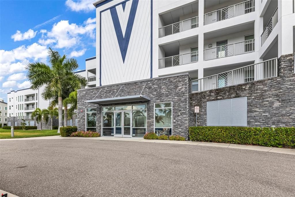 For Sale: $599,000 (2 beds, 2 baths, 1642 Square Feet)
