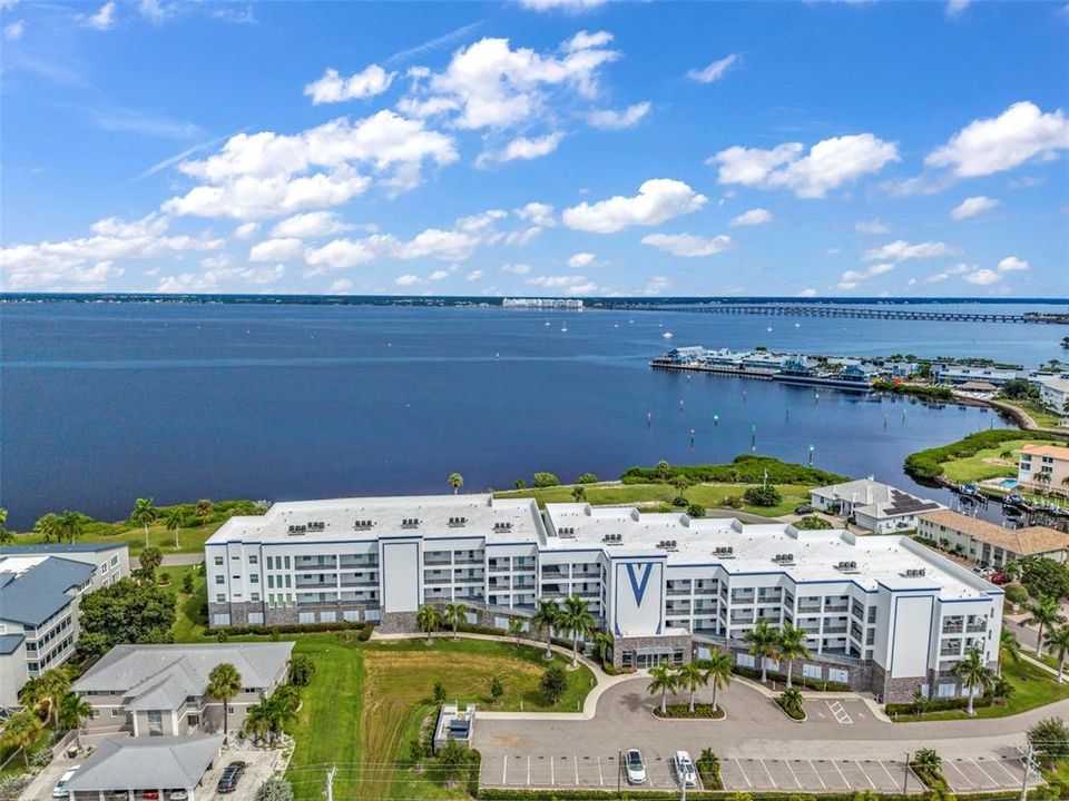For Sale: $599,000 (2 beds, 2 baths, 1642 Square Feet)