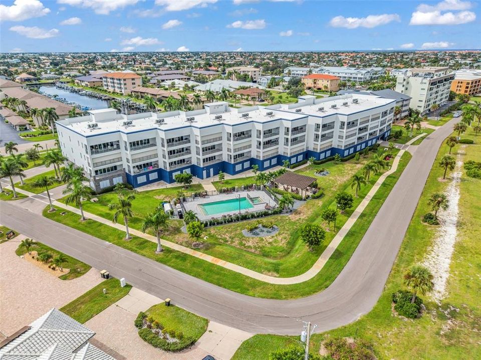 For Sale: $599,000 (2 beds, 2 baths, 1642 Square Feet)