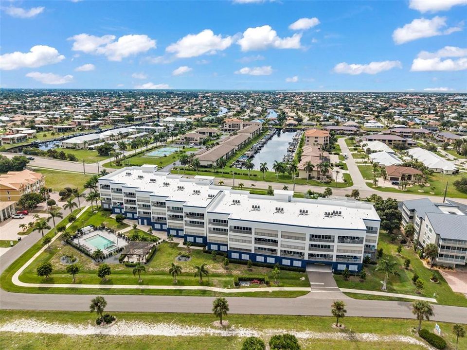 For Sale: $599,000 (2 beds, 2 baths, 1642 Square Feet)