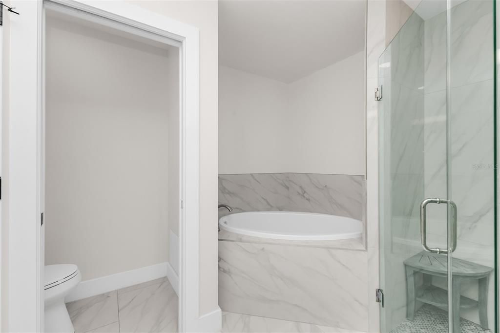 For Sale: $599,000 (2 beds, 2 baths, 1642 Square Feet)