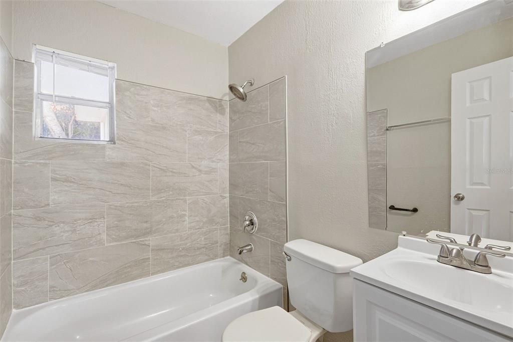 На продажу: $179,900 (3 спален, 1 ванн, 936 Квадратных фут)