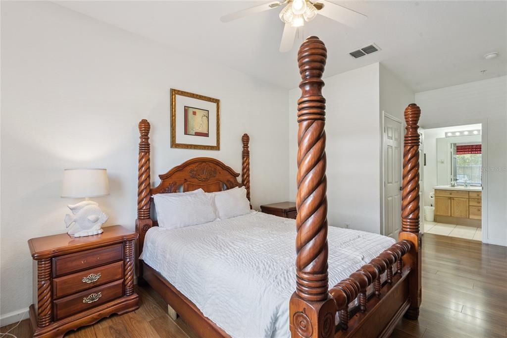 For Sale: $244,900 (3 beds, 2 baths, 1402 Square Feet)