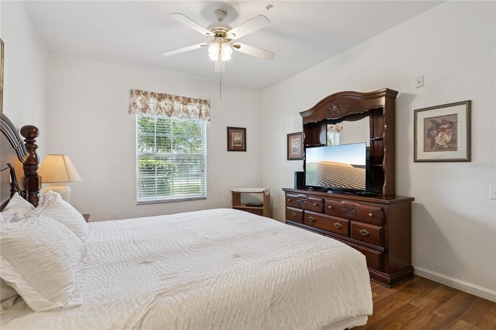For Sale: $244,900 (3 beds, 2 baths, 1402 Square Feet)