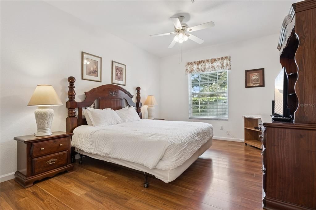For Sale: $244,900 (3 beds, 2 baths, 1402 Square Feet)