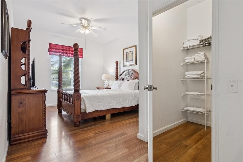 For Sale: $244,900 (3 beds, 2 baths, 1402 Square Feet)