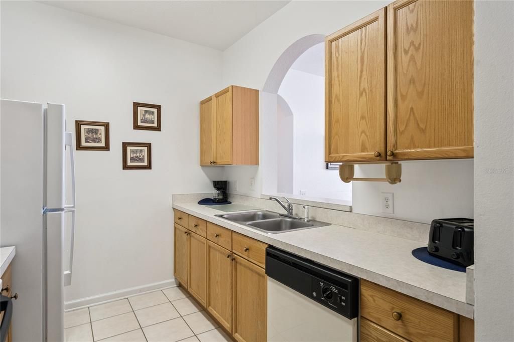 For Sale: $244,900 (3 beds, 2 baths, 1402 Square Feet)