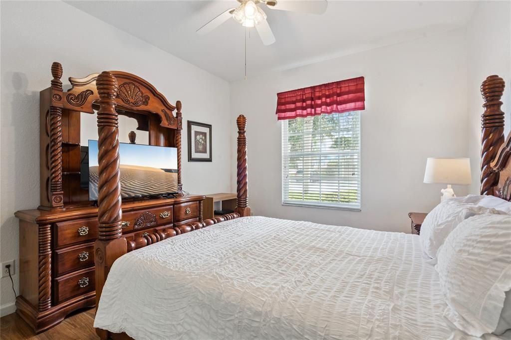 For Sale: $244,900 (3 beds, 2 baths, 1402 Square Feet)