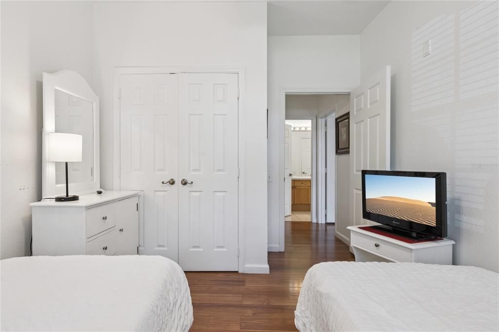 For Sale: $244,900 (3 beds, 2 baths, 1402 Square Feet)