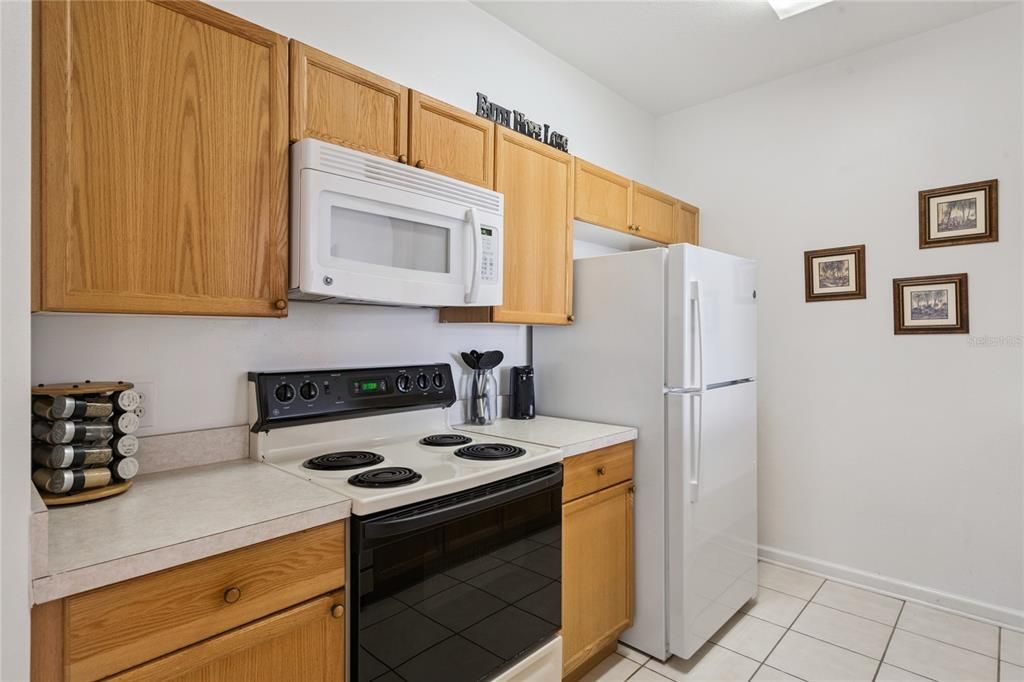 For Sale: $244,900 (3 beds, 2 baths, 1402 Square Feet)