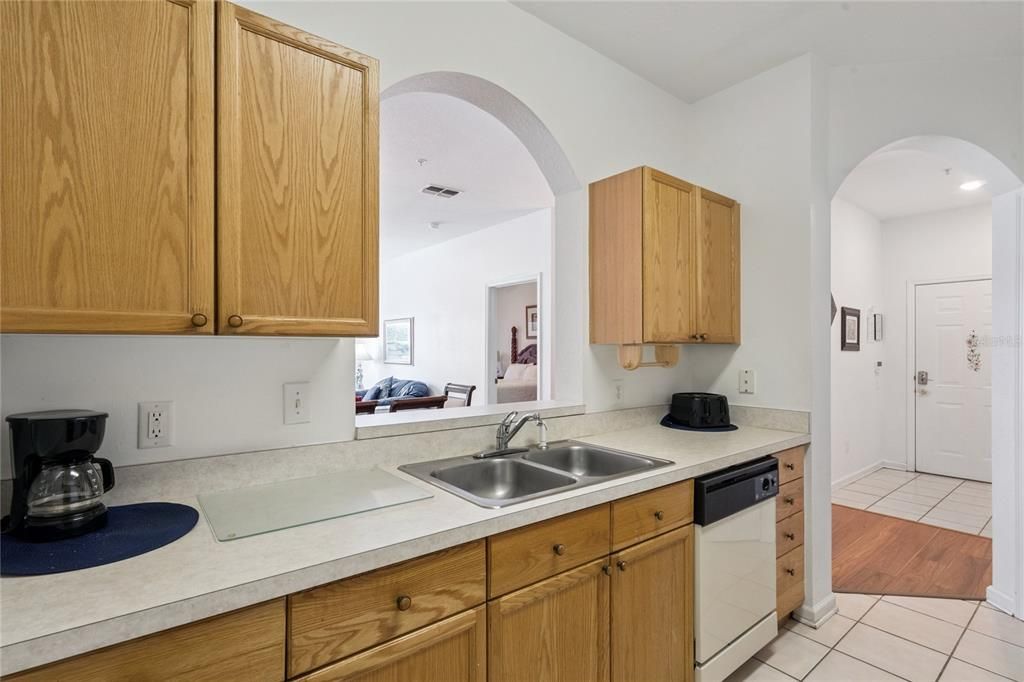 For Sale: $244,900 (3 beds, 2 baths, 1402 Square Feet)