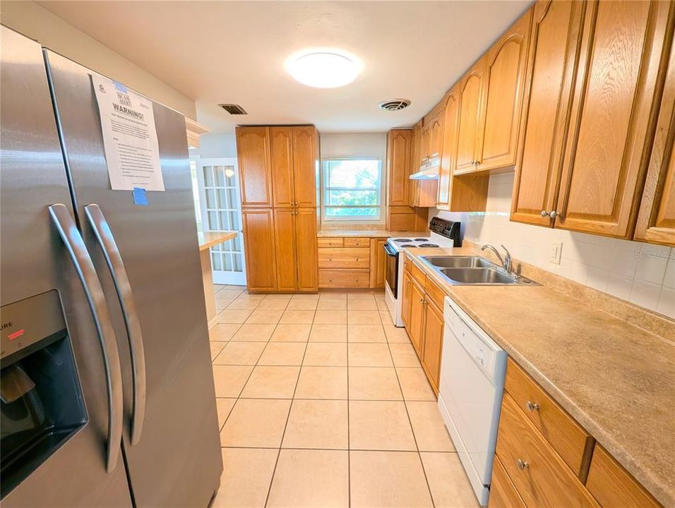 На продажу: $389,900 (3 спален, 2 ванн, 1548 Квадратных фут)