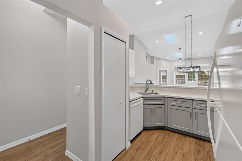 En Venta: $229,900 (2 camas, 2 baños, 1210 Pies cuadrados)