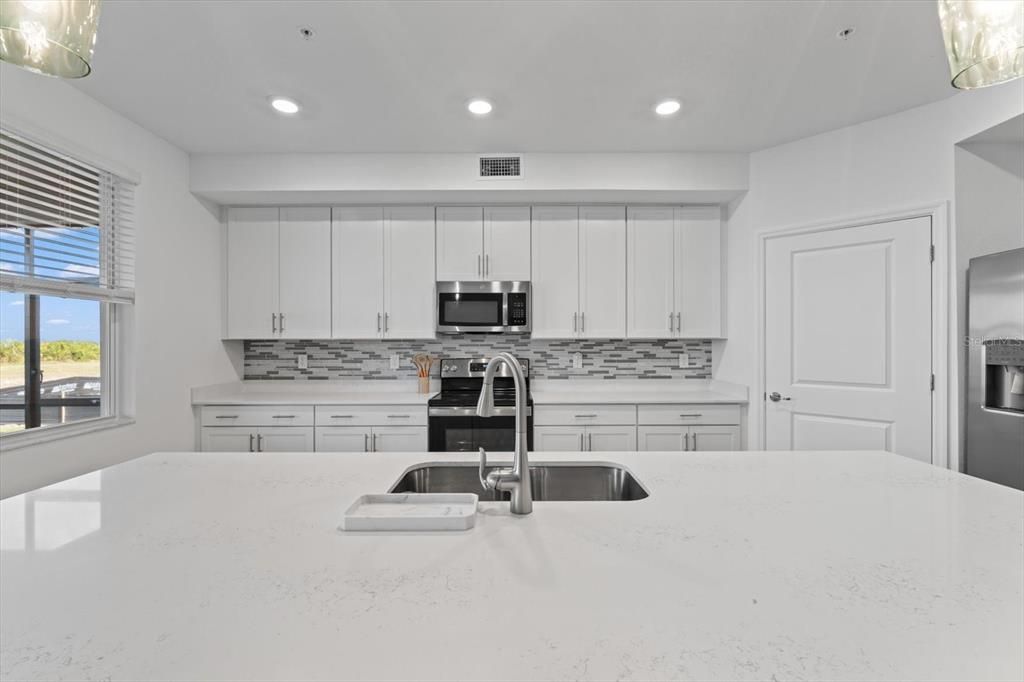 For Rent: $2,800 (3 beds, 2 baths, 1741 Square Feet)