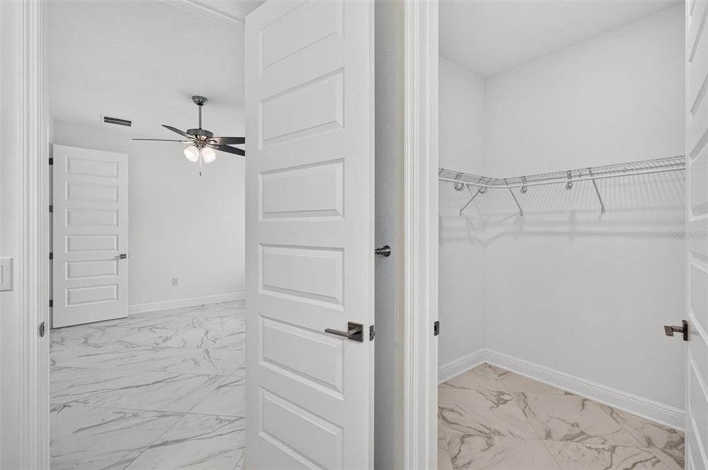 En Venta: $573,500 (3 camas, 3 baños, 2815 Pies cuadrados)