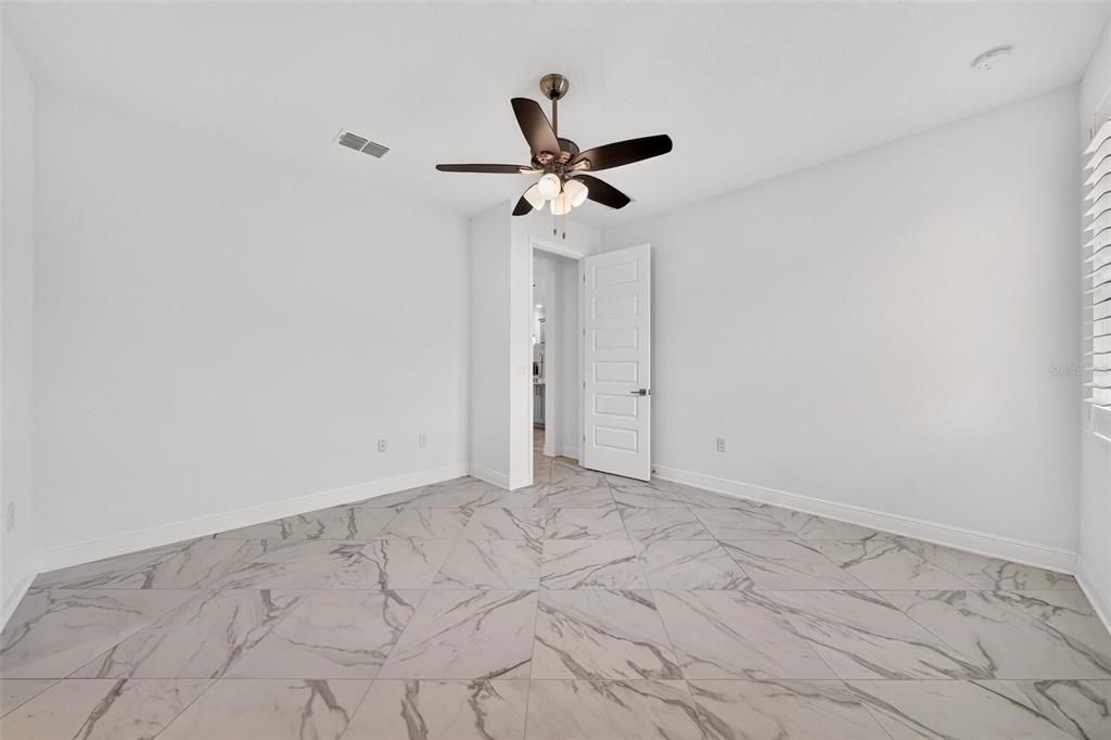 En Venta: $573,500 (3 camas, 3 baños, 2815 Pies cuadrados)
