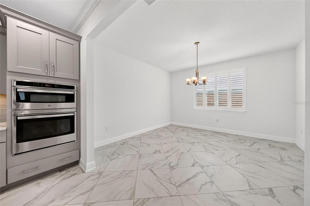 En Venta: $573,500 (3 camas, 3 baños, 2815 Pies cuadrados)